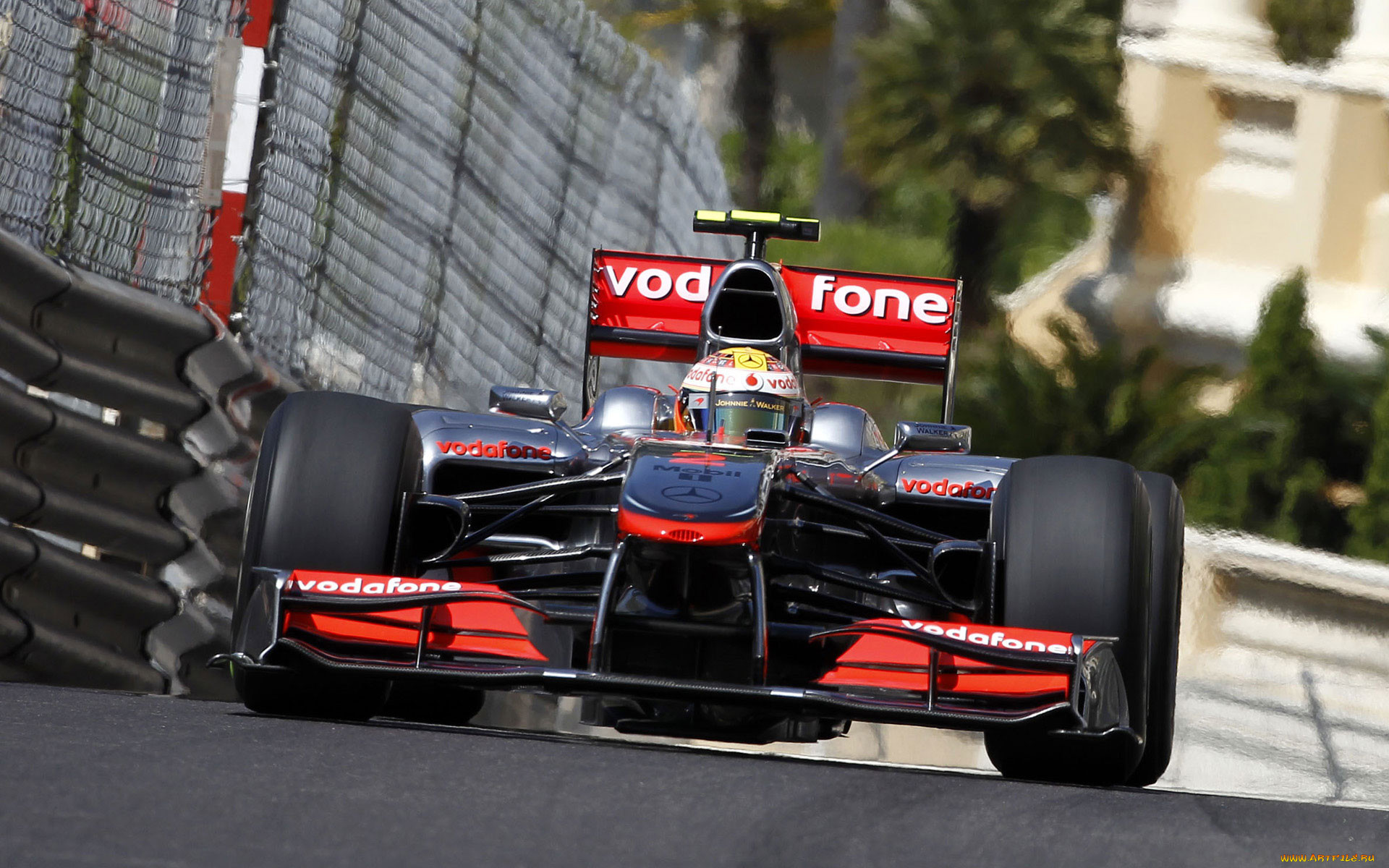 F1 фото. MCLAREN Mercedes f1 2010. F1 2010 Болиды. Болид Макларен 2010. Формула 1 машины Макларен.